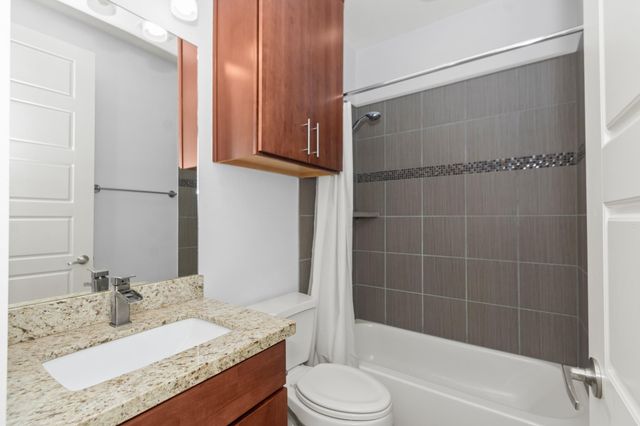 1815 Radcliffe Street, Houston, TX 77007