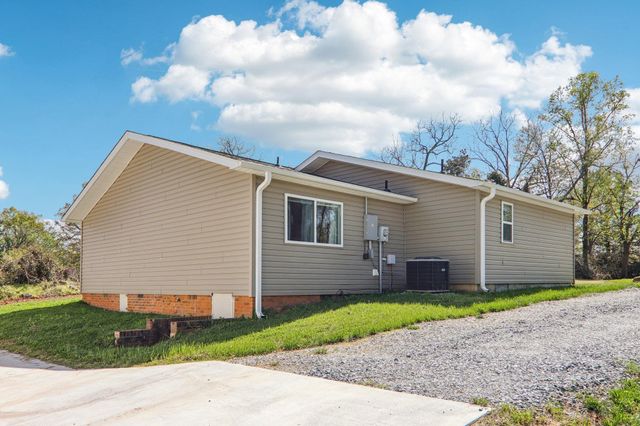 111 W Crawford Street, Landrum, SC 29356