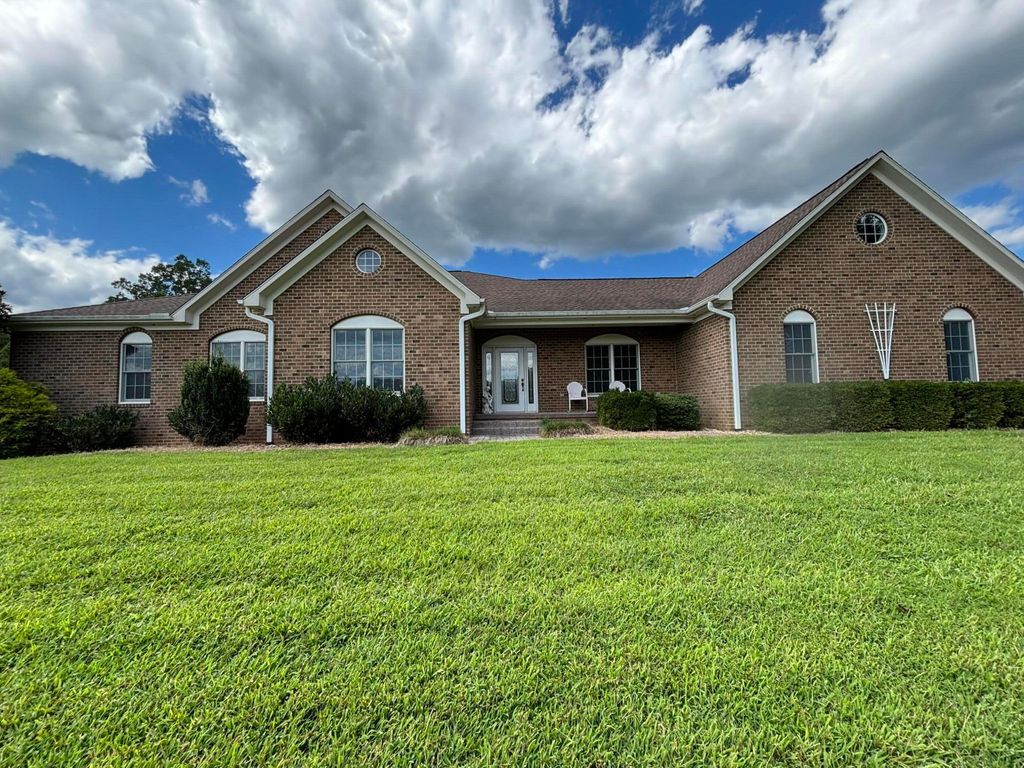 370 Saddlewood DR, Wirtz, VA 24184