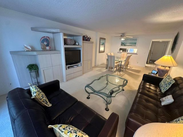 145 S Ocean Avenue 214, Palm Beach Shores, FL 33404