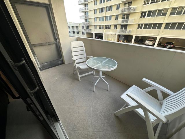 145 S Ocean Avenue 214, Palm Beach Shores, FL 33404