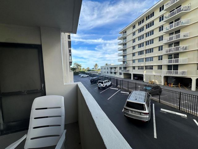 145 S Ocean Avenue 214, Palm Beach Shores, FL 33404