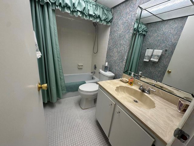 145 S Ocean Avenue 214, Palm Beach Shores, FL 33404