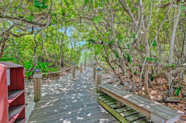 145 S Ocean Avenue 214, Palm Beach Shores, FL 33404