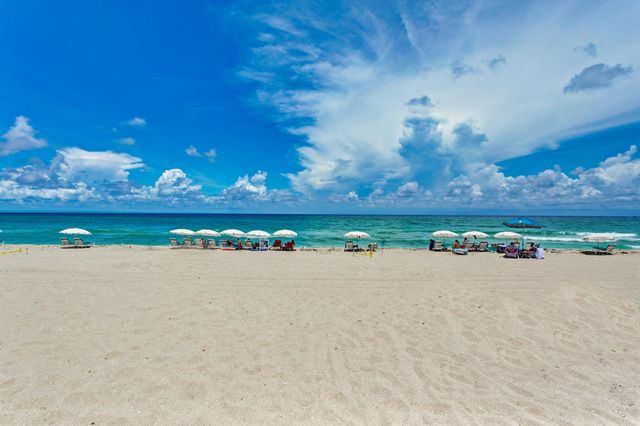 145 S Ocean Avenue 214, Palm Beach Shores, FL 33404