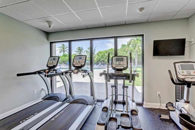 145 S Ocean Avenue 214, Palm Beach Shores, FL 33404