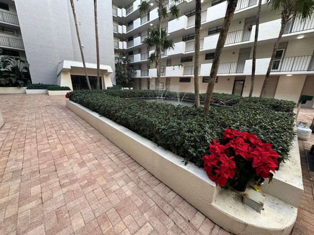 145 S Ocean Avenue 214, Palm Beach Shores, FL 33404