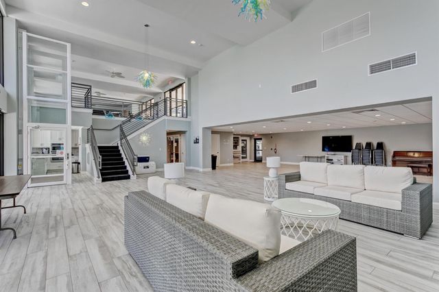 145 S Ocean Avenue 214, Palm Beach Shores, FL 33404