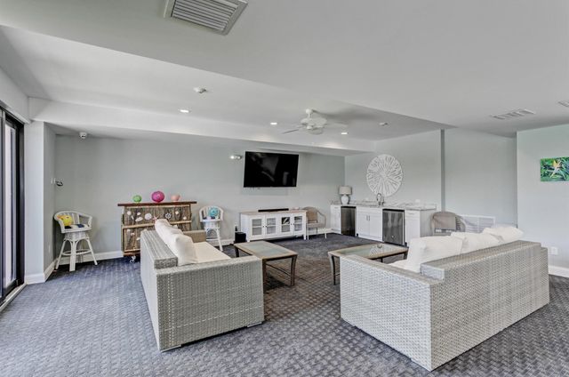 145 S Ocean Avenue 214, Palm Beach Shores, FL 33404