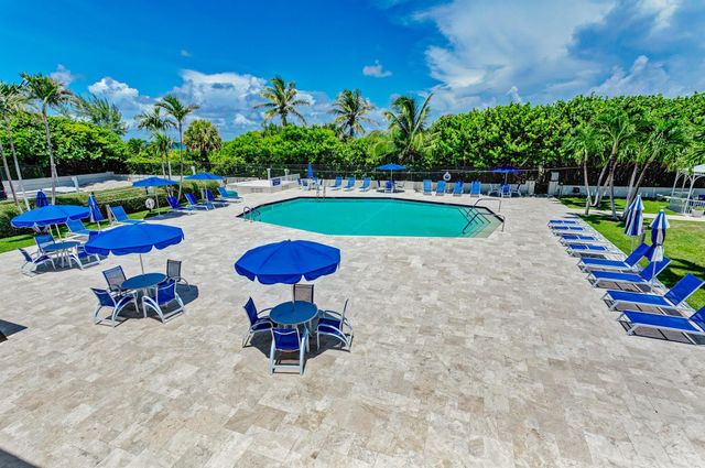 145 S Ocean Avenue 214, Palm Beach Shores, FL 33404