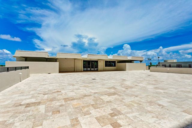 145 S Ocean Avenue 214, Palm Beach Shores, FL 33404