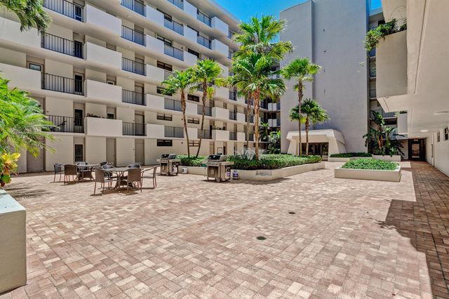 145 S Ocean Avenue 214, Palm Beach Shores, FL 33404