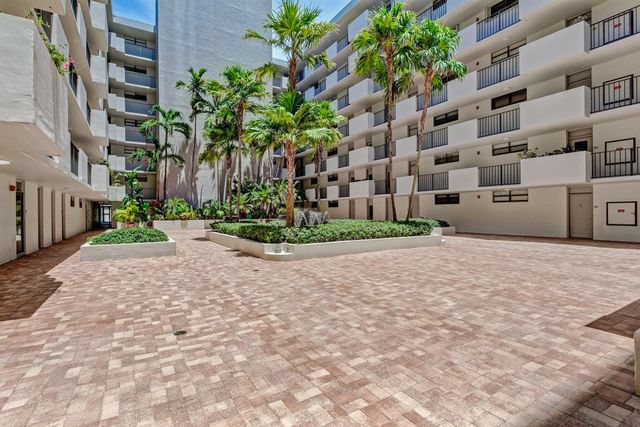 145 S Ocean Avenue 214, Palm Beach Shores, FL 33404