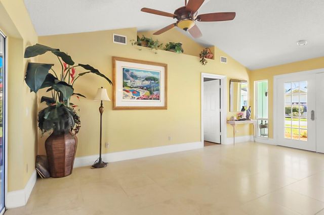 10691 SE Jupiter Narrows Drive, Hobe Sound, FL 33455