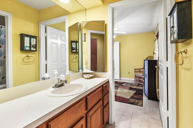 10691 SE Jupiter Narrows Drive, Hobe Sound, FL 33455
