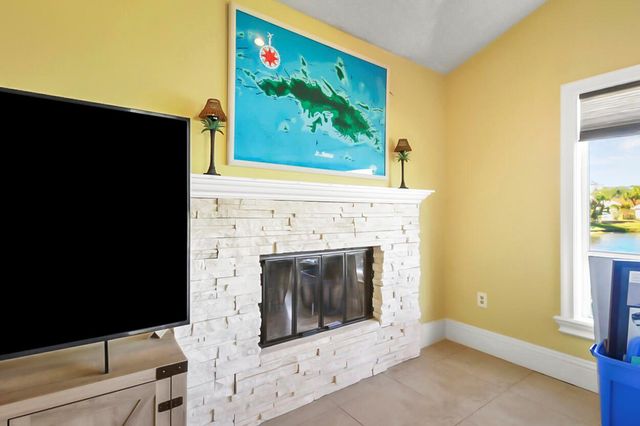 10691 SE Jupiter Narrows Drive, Hobe Sound, FL 33455