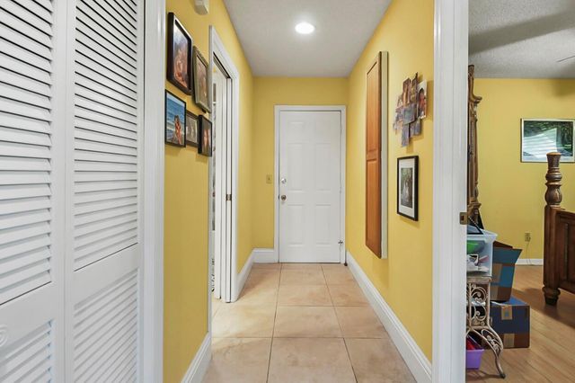 10691 SE Jupiter Narrows Drive, Hobe Sound, FL 33455