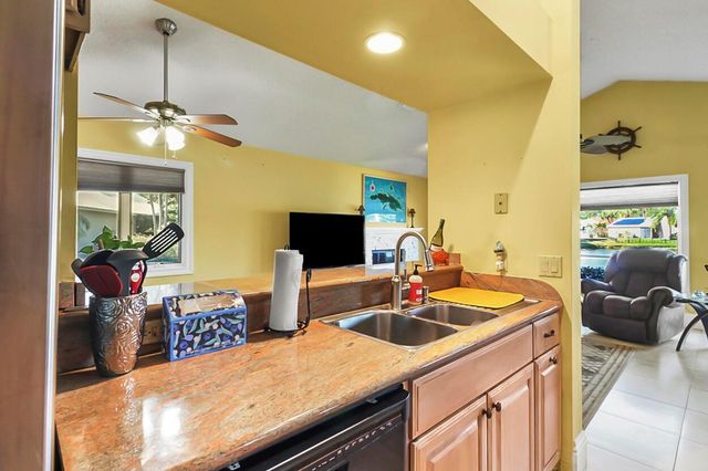 10691 SE Jupiter Narrows Drive, Hobe Sound, FL 33455