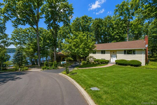 6 Scarborough Circle, Briarcliff Manor, NY 10510
