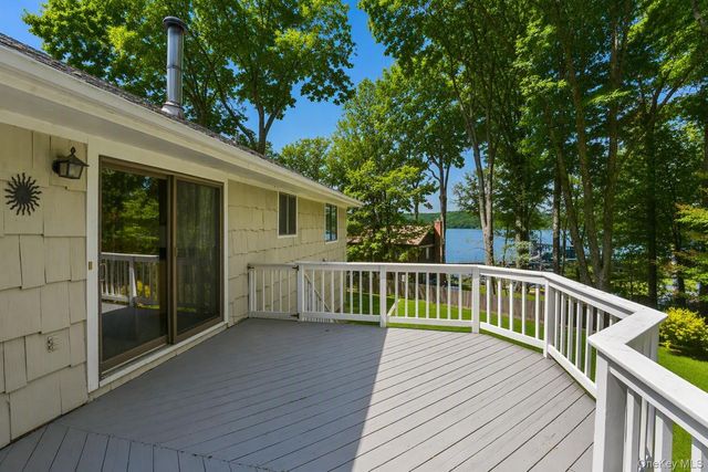 6 Scarborough Circle, Briarcliff Manor, NY 10510