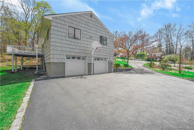 6 Scarborough Circle, Briarcliff Manor, NY 10510