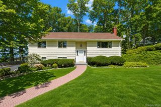 6 Scarborough Circle, Briarcliff Manor, NY 10510