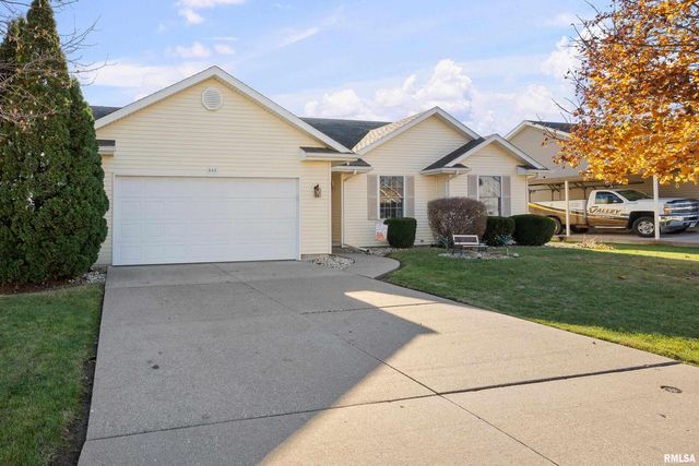 605 E 13TH Avenue Court, Coal Valley, IL 61240