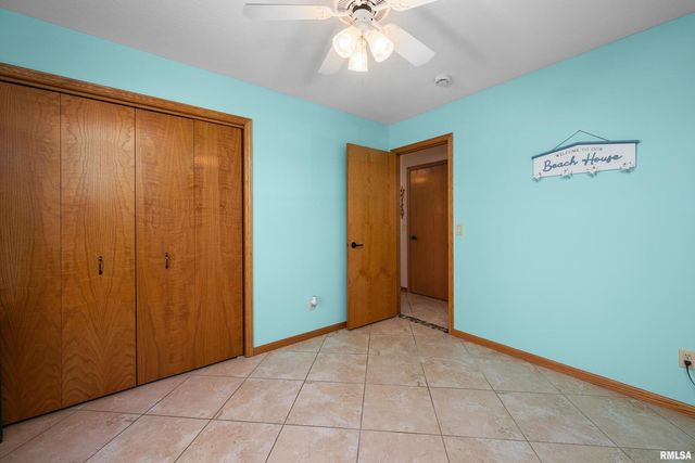 605 E 13TH Avenue Court, Coal Valley, IL 61240