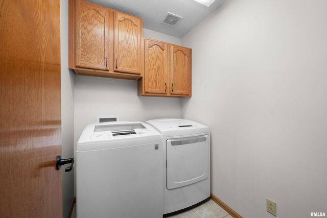 605 E 13TH Avenue Court, Coal Valley, IL 61240