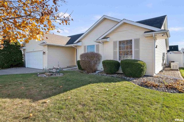 605 E 13TH Avenue Court, Coal Valley, IL 61240