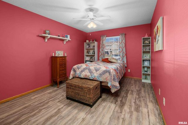 605 E 13TH Avenue Court, Coal Valley, IL 61240