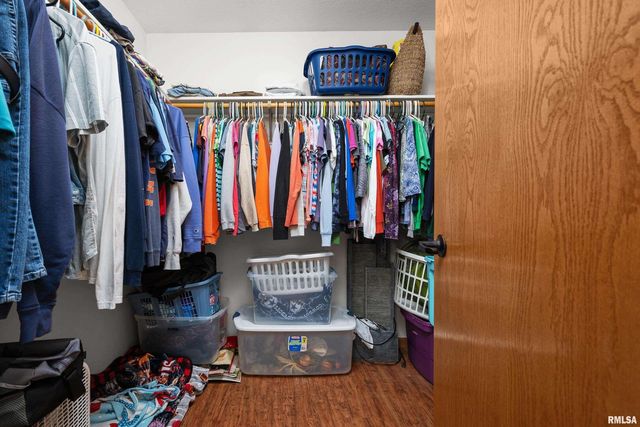 605 E 13TH Avenue Court, Coal Valley, IL 61240