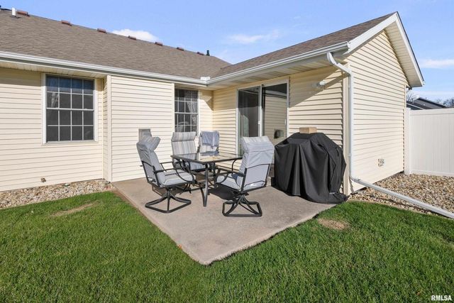 605 E 13TH Avenue Court, Coal Valley, IL 61240