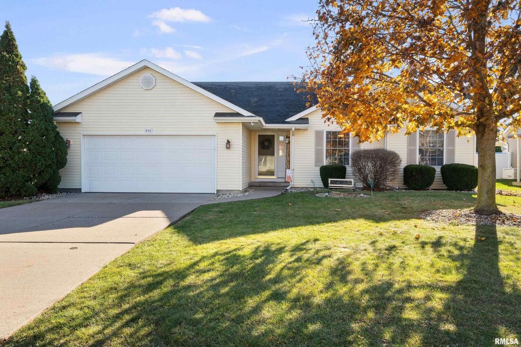 605 E 13TH Avenue Court, Coal Valley, IL 61240