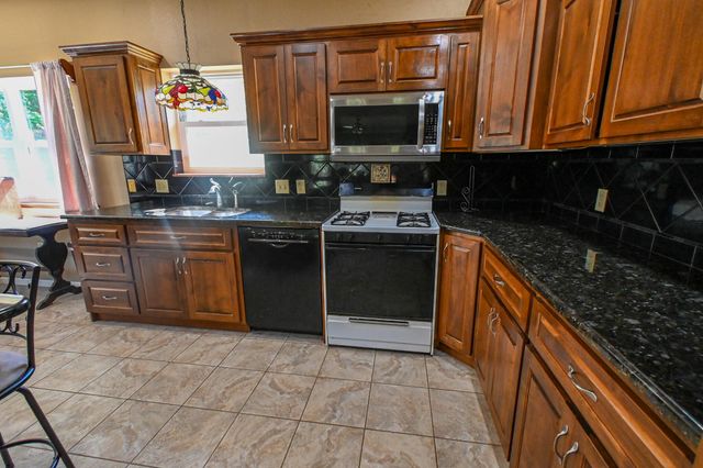 9350 SE 500 Road, Collins, MO 64738