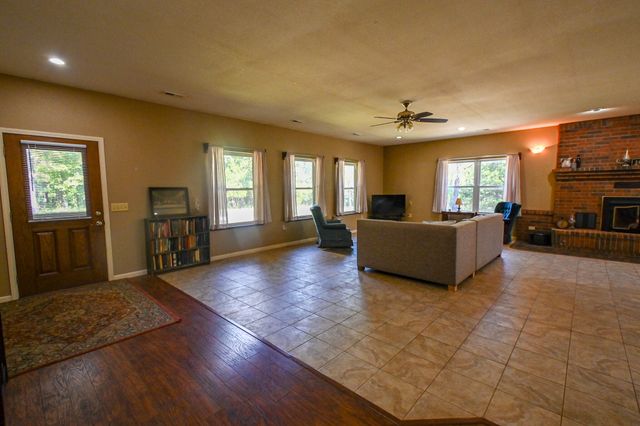 9350 SE 500 Road, Collins, MO 64738