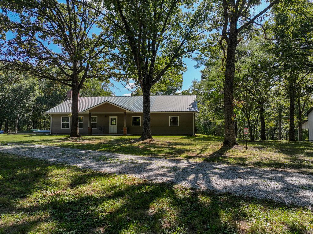 9350 SE 500 Road, Collins, MO 64738