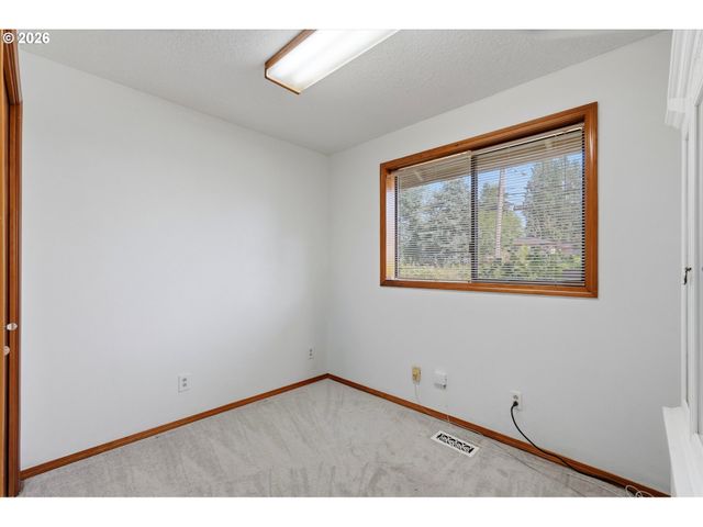 1050 Nw JACKSON St, Hillsboro, OR 97124