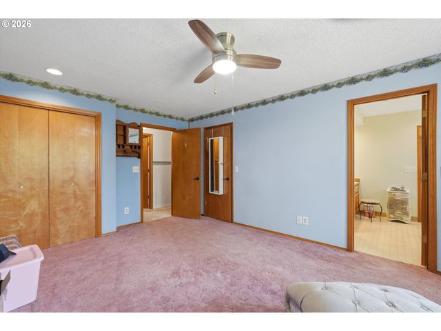 1050 Nw JACKSON St, Hillsboro, OR 97124