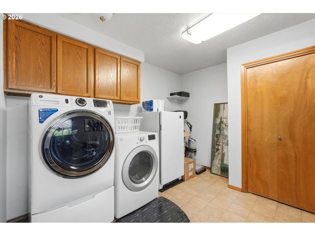 1050 Nw JACKSON St, Hillsboro, OR 97124
