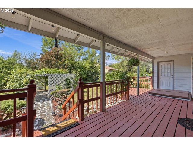 1050 Nw JACKSON St, Hillsboro, OR 97124