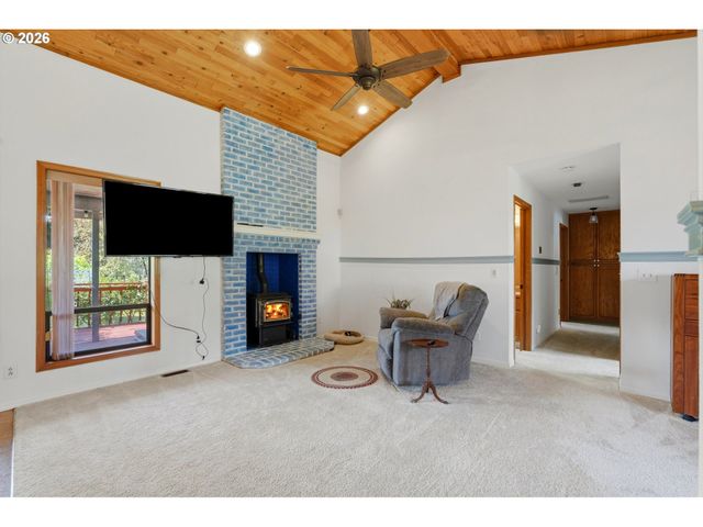 1050 Nw JACKSON St, Hillsboro, OR 97124
