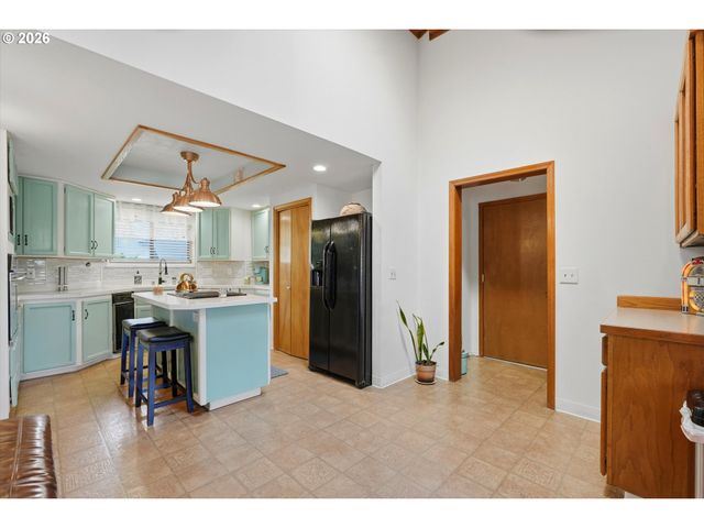 1050 Nw JACKSON St, Hillsboro, OR 97124