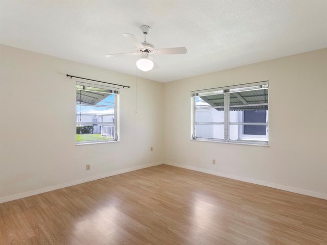 127 E Leisureville Boulevard, Boynton Beach, FL 33426