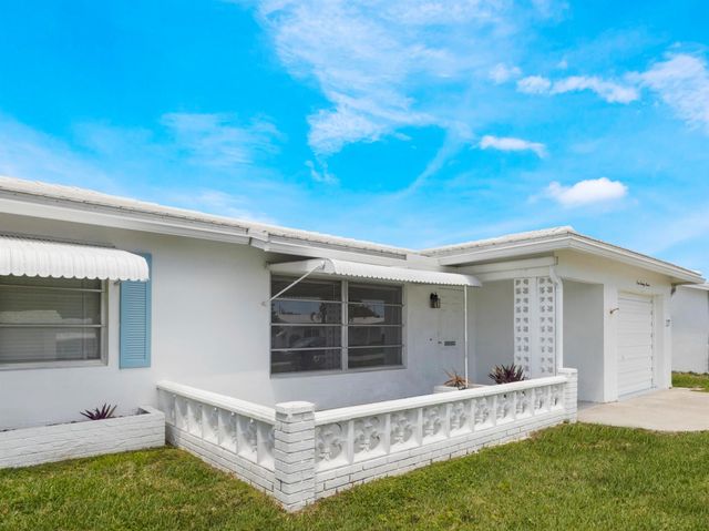 127 E Leisureville Boulevard, Boynton Beach, FL 33426