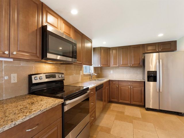 127 E Leisureville Boulevard, Boynton Beach, FL 33426