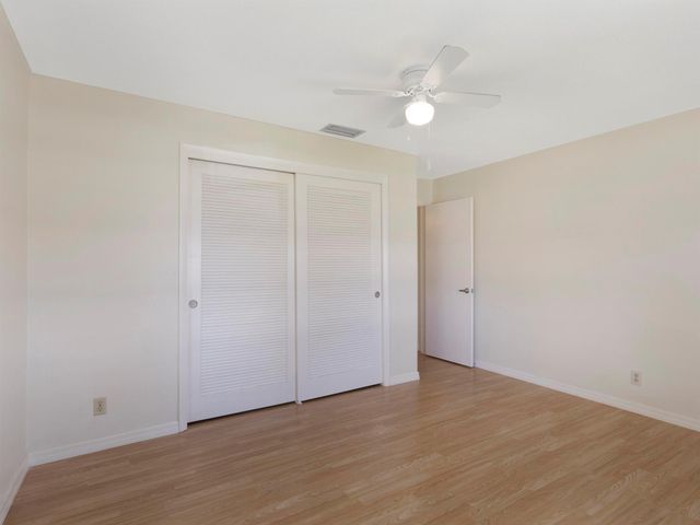 127 E Leisureville Boulevard, Boynton Beach, FL 33426
