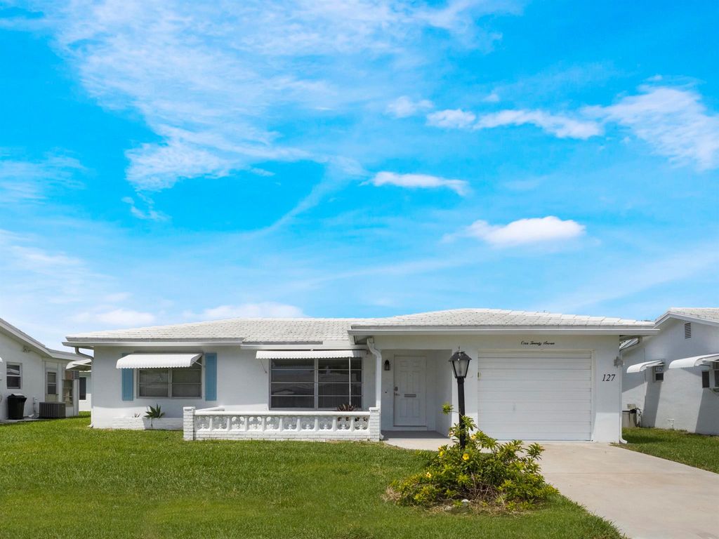 127 E Leisureville Boulevard, Boynton Beach, FL 33426
