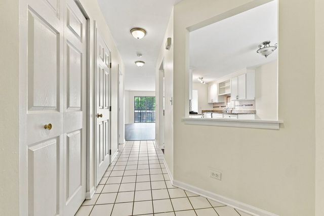 1509 N Saint Marks Place, Palatine, IL 60067