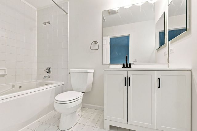 1509 N Saint Marks Place, Palatine, IL 60067